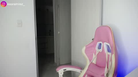 X IGcamiryan01 online show from April 10, 10:48 pm