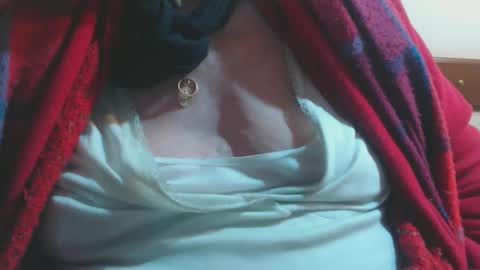 Cinzia  ex regina  online show from April 15, 2:55 pm