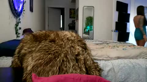 Cayla online show from March 29, 2:12 am