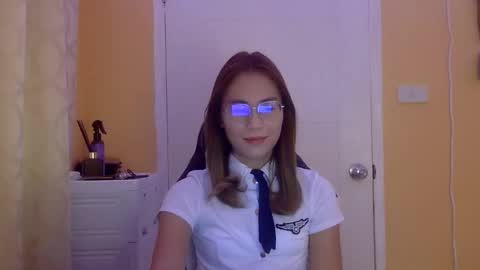 chelly4u69 online show from November 30, 4:48 am