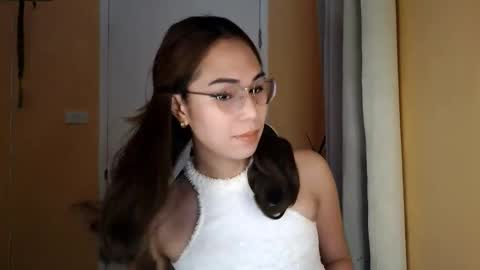 chelly4u69 online show from March 21, 2:46 am