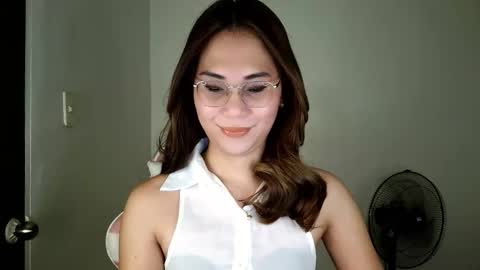 chelly4u69 online show from June 11, 2:53 am