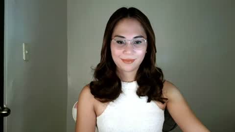 chelly4u69 online show from June 13, 2:11 am