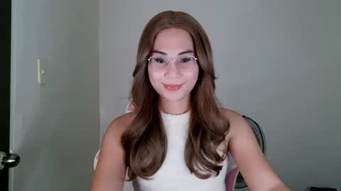 chelly4u69 online show from July 9, 11:53 pm