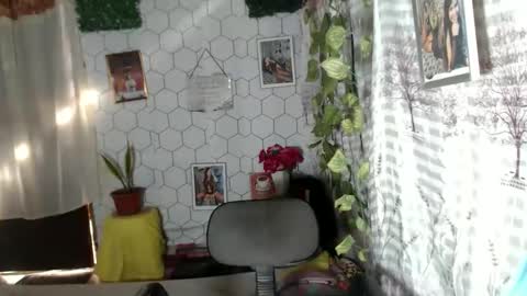 Snapshot of chescahotxxxl chatting on September 27, 11:47 pm chescahotxxxl online show from September 27, 11:47 pm