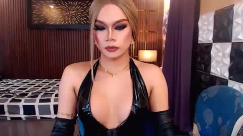 Franching Lee online show from July 17, 11:05 am