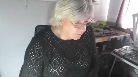 Snapshot of clarem chatting on October 8, 11:11 am clare nylons online show from October 8, 11:11 am