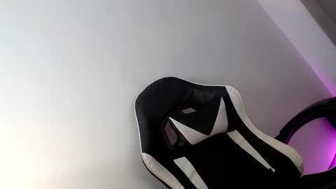 MIKAY OR MIKAH online show from December 15, 2:07 am