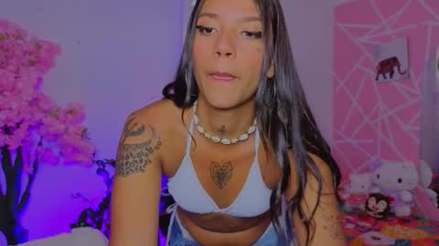 coral_larsson online show from January 11, 1:56 am