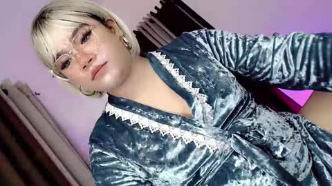 Hot Ayisha online show from March 30, 9:27 pm