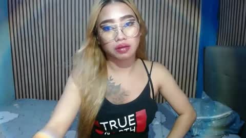 Snapshot of cummloverxx chatting on March 4, 12:07 am cummloverxx online show from March 4, 12:07 am