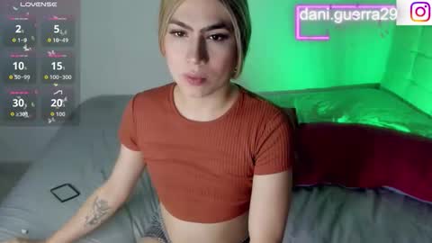 dani online show from November 3, 4:00 am