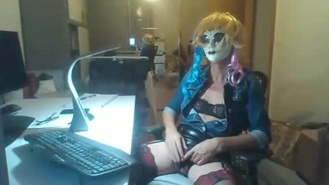 newcumer online show from December 2, 5:10 pm