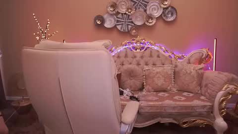 DawnGwin      Sasha online show from March 13, 1:27 pm