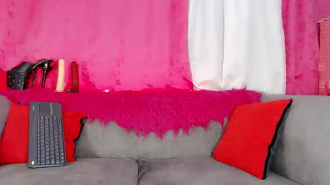 deboragill online show from February 26, 12:48 am