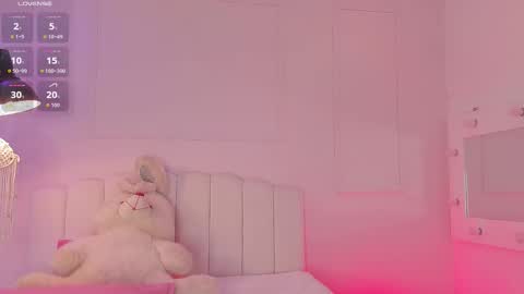 doll_isa_ online show from March 25, 8:57 pm