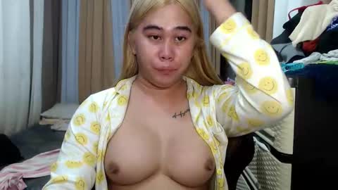 Stacy DONT FORGET TO FOLLOW ME AND THUMBS UP my wife samgrg2 online show from February 20, 10:17 am