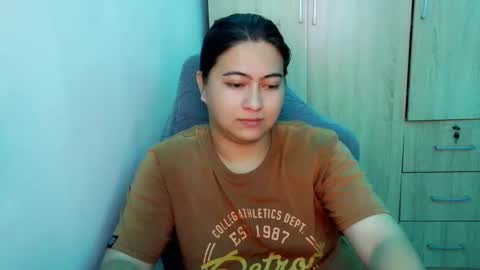 dreamycreamyst online show from April 18, 4:47 am