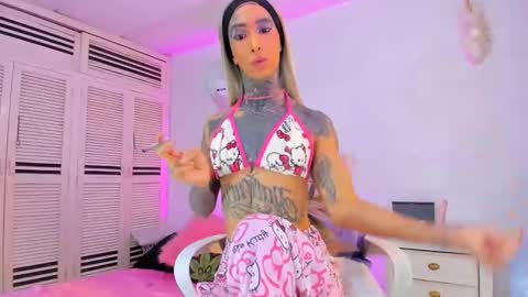 drippyorlove online show from November 21, 8:43 pm