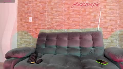 elis_cioccolato online show from March 23, 9:09 pm