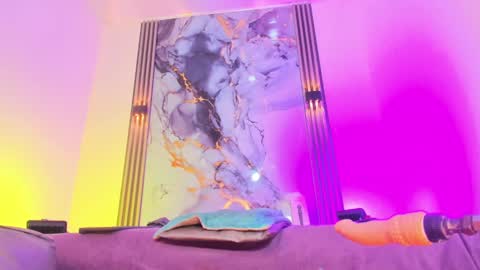 Snapshot of elizabeth_vega chatting on October 4, 4:35 am Elizabeth online show from October 4, 4:35 am