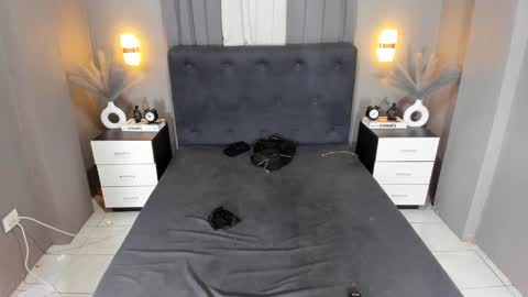 Ella online show from December 3, 6:22 pm