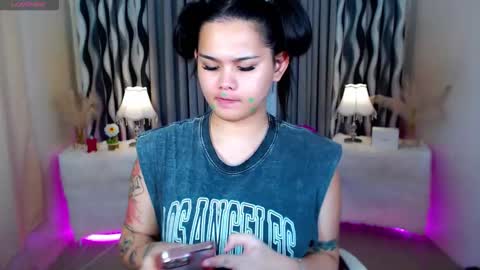 HI ITS ME ELLA online show from October 5, 8:19 pm