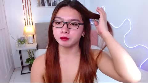 ELLAH online show from September 22, 3:50 pm