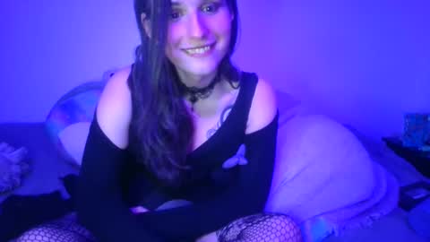 Snapshot of embers_of_eternity chatting on February 17, 1:53 pm Ellie online show from February 17, 1:53 pm