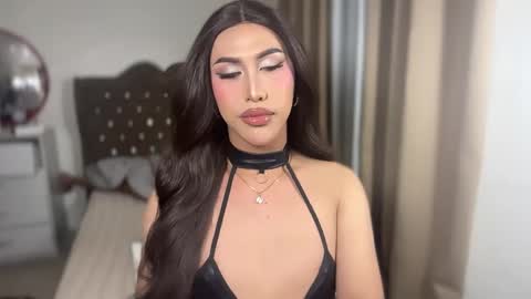 EMELY online show from March 1, 6:58 pm