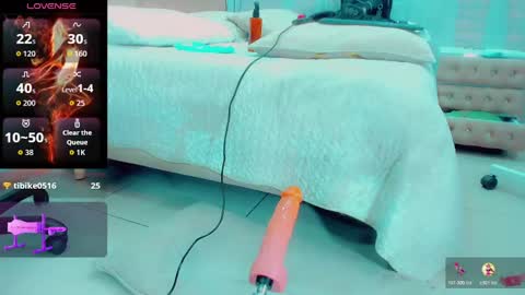 EmillySaenz online show from April 15, 5:29 pm