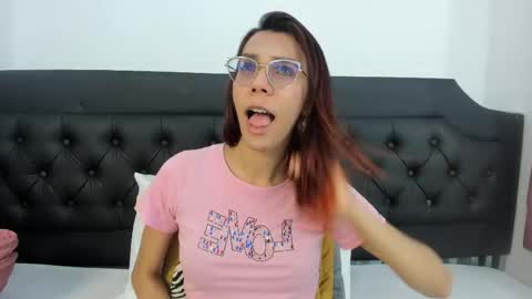 emilirosee online show from April 20, 6:53 pm