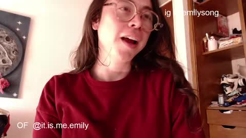 emily_pearl_ online show from April 21, 7:42 pm