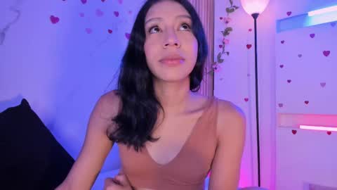 emmaclark_1 online show from September 17, 9:20 pm