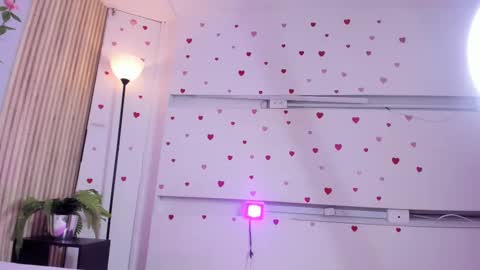 emmaclark_1 online show from September 29, 9:36 pm