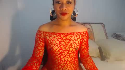 erika_madrigal online show from December 30, 12:11 am