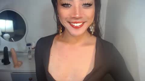 erika_madrigal online show from September 23, 9:10 pm