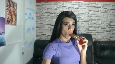 estefani robles online show from December 14, 11:33 pm