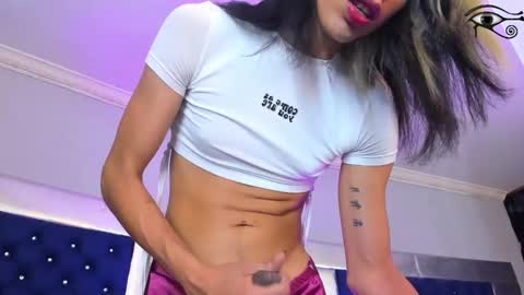 evanllelyne online show from December 5, 1:17 pm