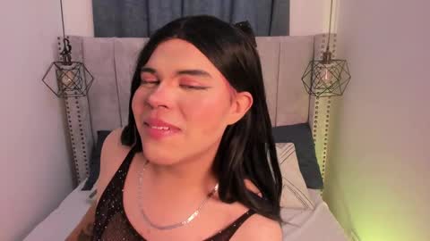 evelynn smith online show from December 7, 1:35 pm