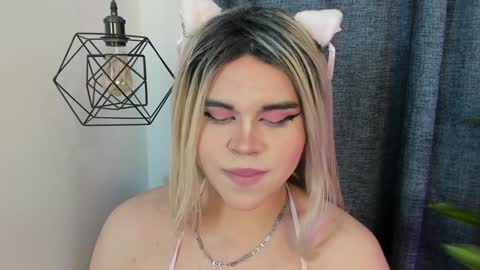 evelynn smith online show from January 24, 8:00 pm