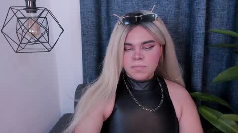 evelynn smith online show from January 31, 4:06 pm