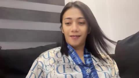 exotictssavie online show from April 16, 1:01 pm