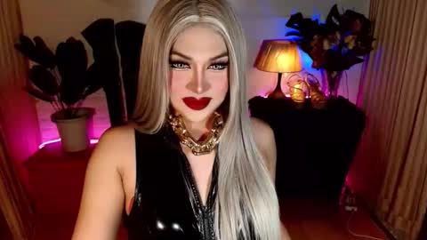 Snapshot of fairycockxxx chatting on October 27, 7:49 am CLAUDIA VALVALERA online show from October 27, 7:49 am