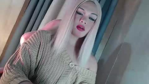 DANIELLA - DONT FORGET TO GIVE ME A THUMBSU UP online show from March 13, 10:35 pm