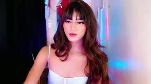 Hi Im Genny online show from January 4, 6:09 am