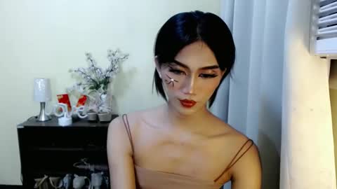 Hi Im Genny online show from March 4, 9:40 am