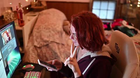 Faye Holloway online show from December 31, 9:17 pm