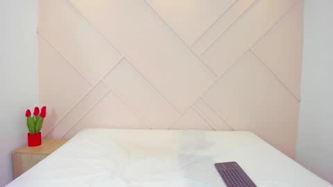 felicia_whitee online show from October 29, 2:15 pm