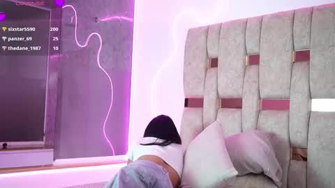 fernanda_thail_ online show from March 8, 2:15 am